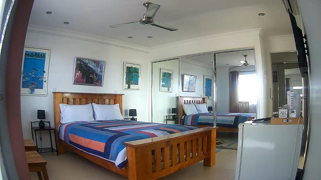 Margs Bed And Breakfast Bowen Exterior photo